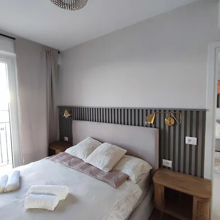Palm&lemon Sea View & Free Parking شقة ساراندا